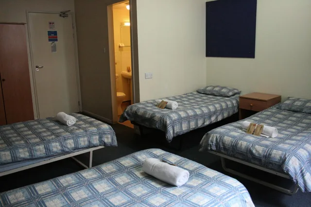 Basic, Quadruple, Multiple Beds، LSE Bankside House 2/4