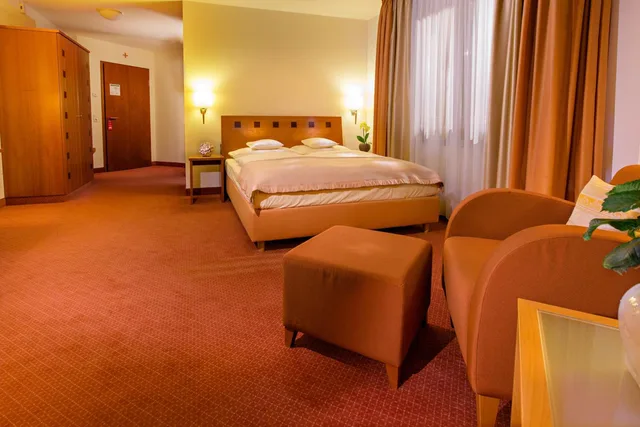 Classic, Double Bed, Seehotel Niedernberg - Das Dorf am See 3/10