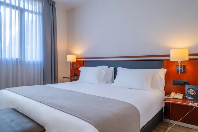 غرفة ديلوكس بسرير مزدوج أو سريرين منفصلين بإطلالة على النهر، Abba Euskalduna Hotel 1/1