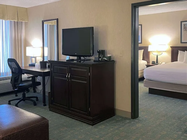 جناح بسريرين كوين، Prado Hotel 3/3