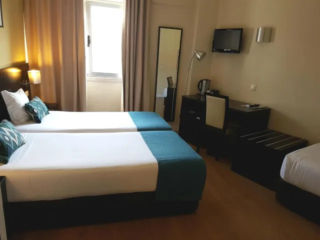 غرفة قياسية ثلاثية، Lisbon City Hotel 1/2