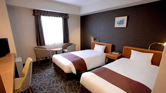 غرفة قياسية بسرير نصف مزدوج وسريرين منفصلين، Yaoji Hakata Hotel 1/1
