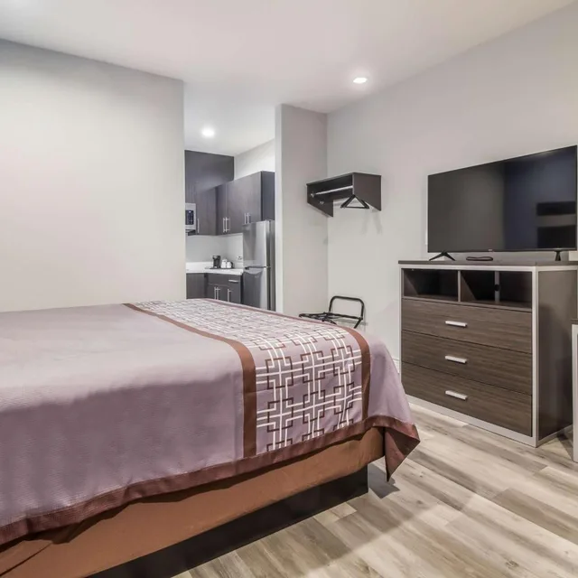 جناح بسرير كينج وسرير كوين، Studio6 Deer Park, TX 1/6