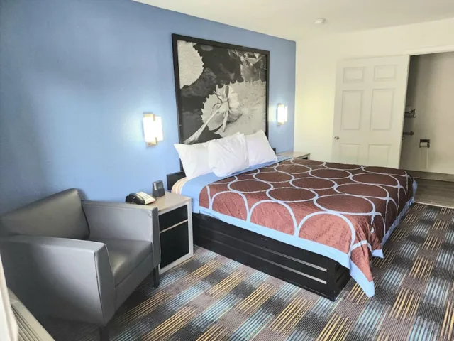 غرفة بسرير مزدوج، Super 8 By Wyndham Shreveport 4/6