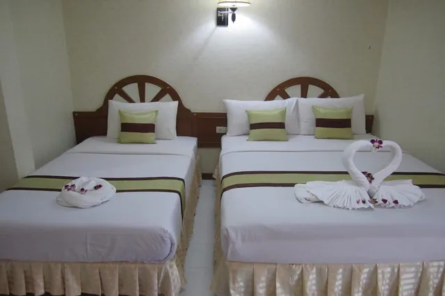 غرفة ثلاثية بسرير مزدوج وسرير فردي، Natacha Hotel 2/4