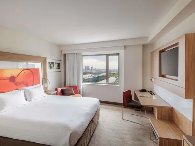 غرفة سوبيريور بسرير مزدوج لذوي الإعاقة، Novotel Sydney Olympic Park 1/5