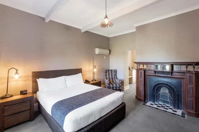 Heritage, Luxury, King Bed، Best Western Olde Maritime Motor Inn 2/9
