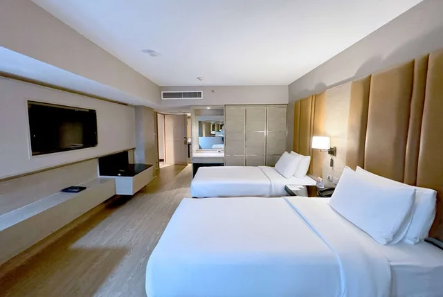 Grand, Deluxe, Twin Beds, No Window، Ramada by Wyndham Bangkok Sukhumvit 11 3/6