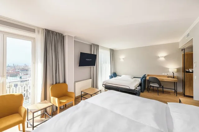 Family, 2 Double Beds, Sofa, Eurostars Uhotel Ex Uhotel 2/8