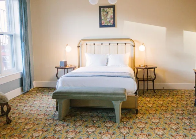 غرفة قياسية بسرير كينج وسرير كوين، Belvada Hotel 4/8