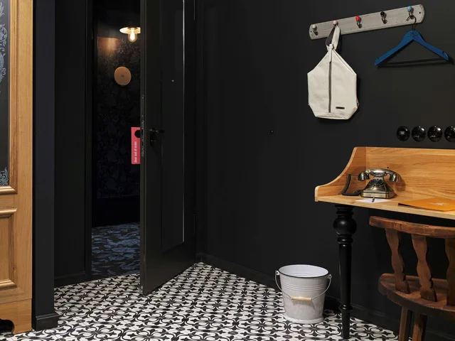 غرفة قياسية بسرير مزدوج، 25hours Hotel The Royal Bavarian 2/2