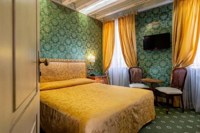 Classic, Single, Double Bed, Santa Marina 1/4