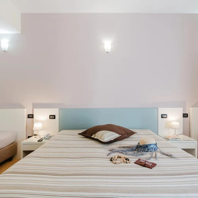 غرفة رباعية، Cerri Hotel 1/8