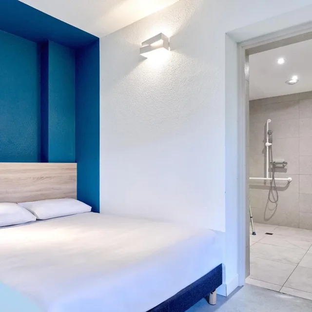 Room, Double Bed, Kyriad Direct Nevers Nord Varennes Vauzelles 2/10