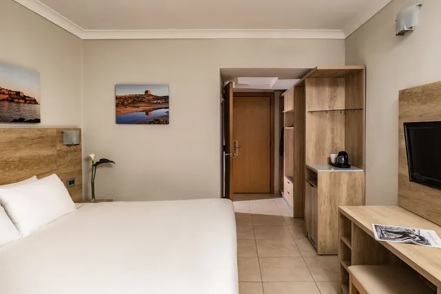 Standard, Double or Twin Bed, Partial Sea View, Qawra Palace Resort & Spa 1/4