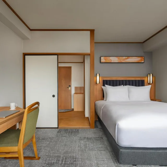 غرفة يابانية غربية قياسية بسرير كوين، ANA Crowne Plaza Chiryu 2/3