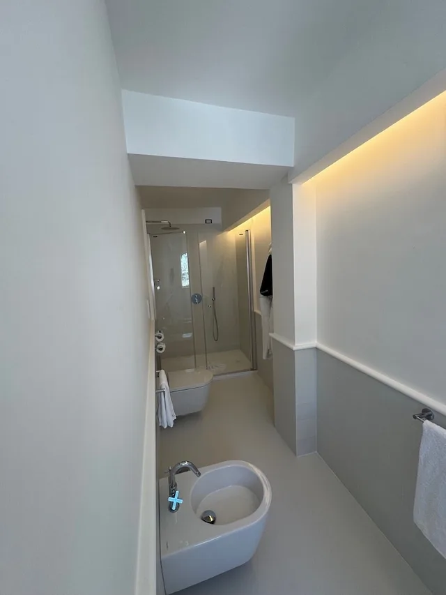 جناح بانورامي بسريرين كينج وسرير فردي بإطلالة على البحر بغرفتي نوم، Hotel Posa Posa 8/8