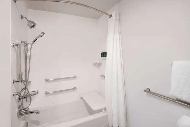 جناح بسرير كينج بغرفة نوم واحدة بحوض استحمام لذوي الإعاقة، Sonesta ES Suites Atlanta Alpharetta North Point Mall 2/2