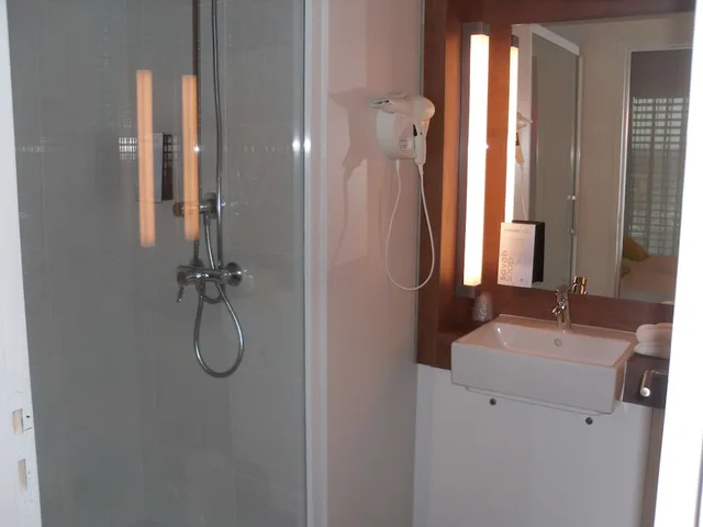 غرفة قياسية بسريرين منفصلين، Campanile Rennes Sud Saint Jacques 7/7