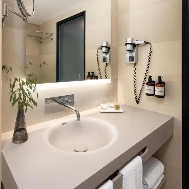 Superior, Double or Twin Bed, Xl، Nh Schiphol Airport 7/8