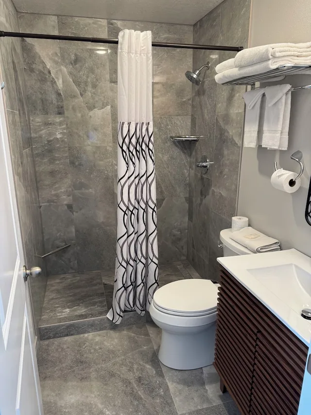 غرفة سيغنتشر بسرير كوين، Bridge Street Inn 2/3