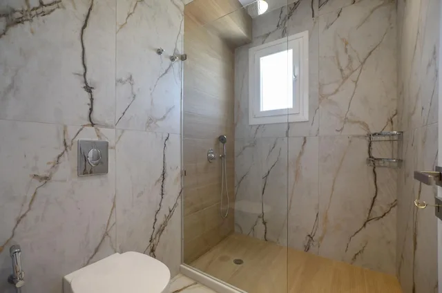 جناح سوبيريور بسريرين كوين بإطلالة على البحر بغرفتي نوم بمسبح خاص، Sea & Olives Holiday Villas 9/10