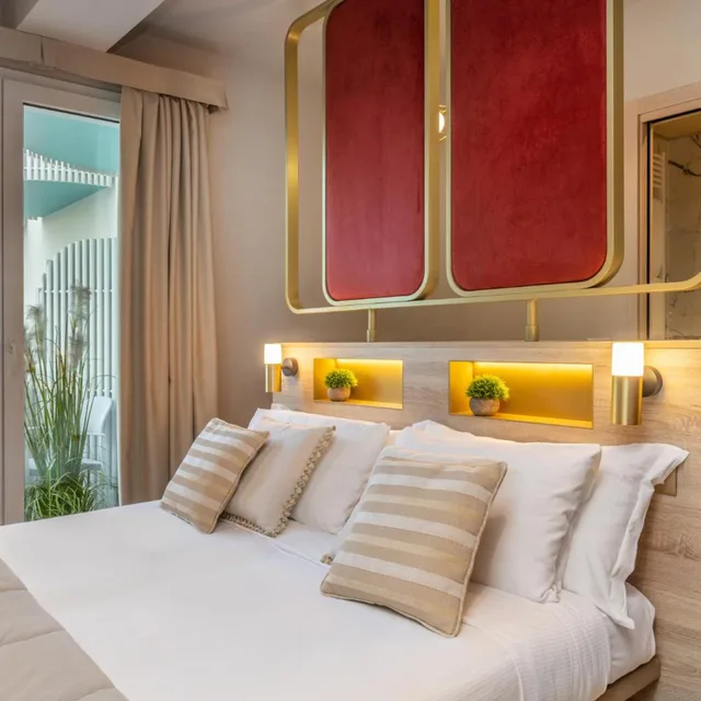 Deluxe, Double Bed, Lateral Side Sea View، Salus Smart & Chic Hotel 3/10