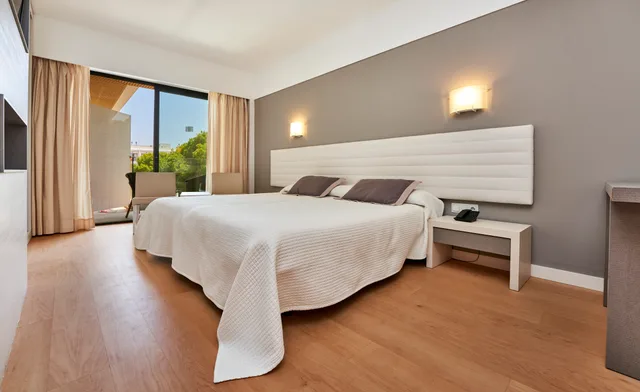 غرفة عائلية بشرفة، Hotel Spa S Entrador Playa 4/6
