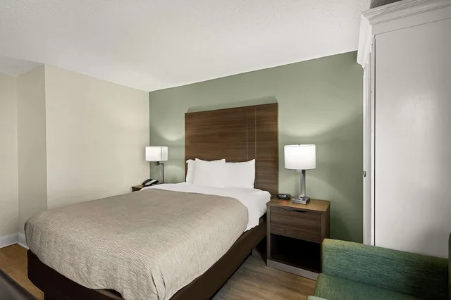 غرفة بسرير مزدوج لذوي الإعاقة، Quality Inn and Suites North Little Rock 2/5