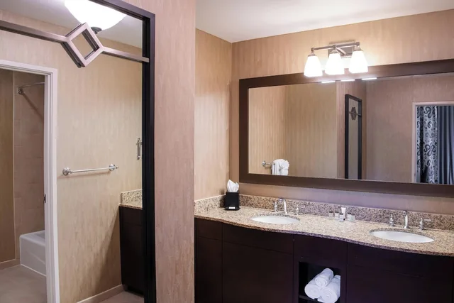 Room, King Bed, Accessible, Sheraton Mission Valley San Diego 4/4