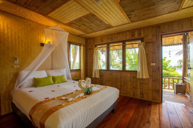 غرفة بسرير كوين بإطلالة على البحر، Railay Garden View Resort 2/2
