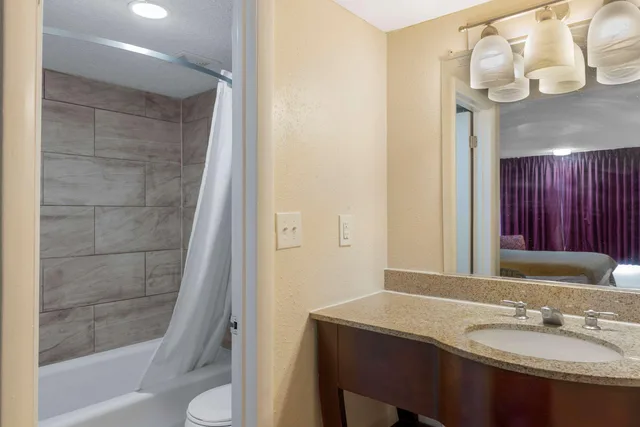 Upgrade, King Bed، Rodeway Inn Colonial Heights I-95 3/3