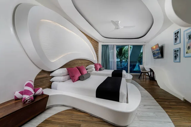 Coral, Suite, 2 Queen Beds، The Carmen Hotel Ocean Front By Kavia - Adults Only 2/9
