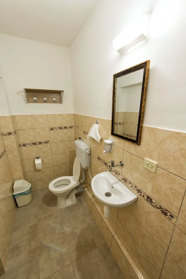 Family, 1 Double and 3 Single Beds، Yellow Rose Pansiyon 4/4