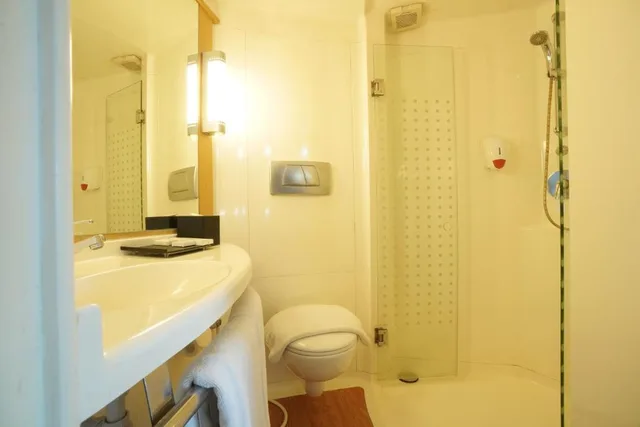 غرفة قياسية بسرير مزدوج، Swiss-Belinn Cawang 2/3