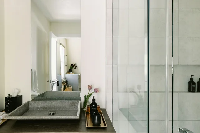 كوخ بغرفتي نوم، The Roundtree, Amagansett 1/1