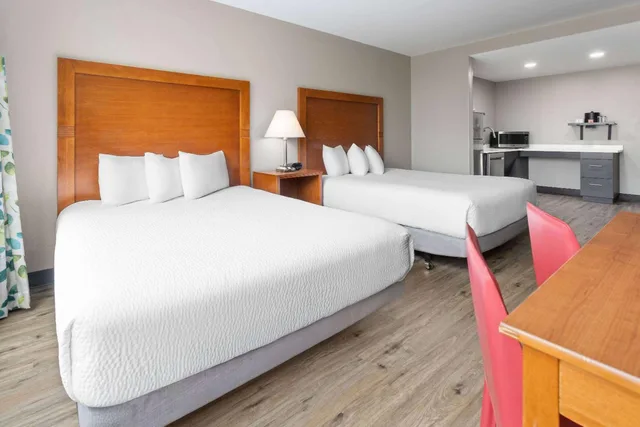 غرفة بسريرين كوين لذوي الإعاقة، Hawthorn Extended Stay by Wyndham Ellsworth / Bar Harbor 1/4