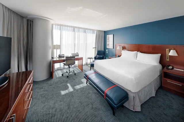 غرفة بريميوم ركنية بسرير كينج بإطلالة، Intercontinental San Francisco Hotel 1/6