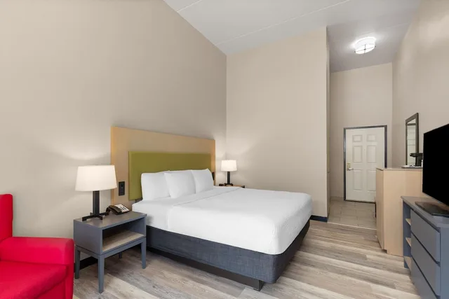 غرفة بسرير كينج، La Quinta Inn & Suites by Wyndham Knoxville West 3/5