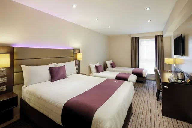 Family, Triple, 1 Double and 1 Single Bed, Premier Inn Wellingborough 2/3