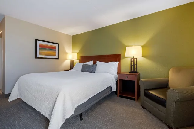غرفة قياسية بسرير كوين، Best Western Fairmont 6/10