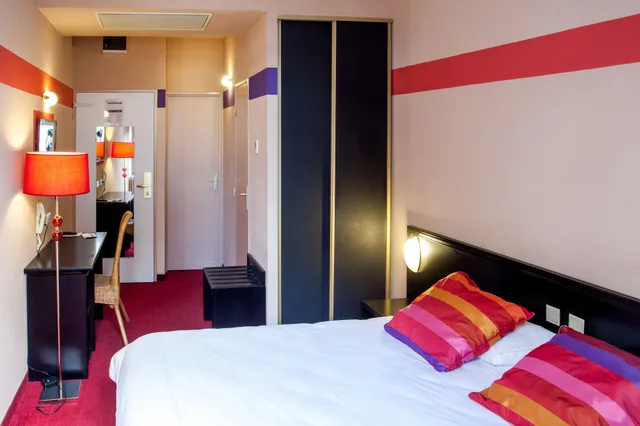 غرفة بسرير مزدوج، Hotel Saint Sauveur 2/7