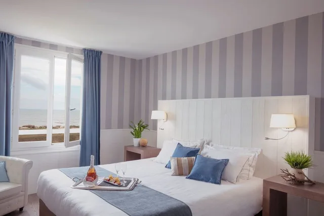 غرفة كومفورت بسريرين منفصلين بإطلالة على البحر، Hotel Atalante - Relais Thalasso & Spa 3/6