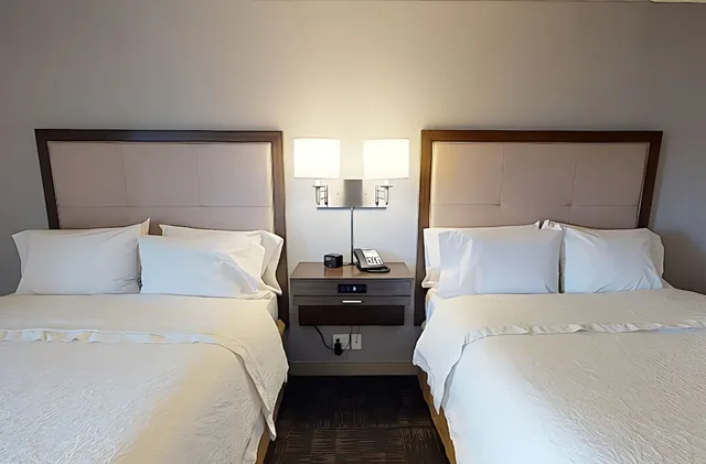Premium, 2 Queen Beds, Accessible, Hampton Inn Boston Logan Airport 1/4