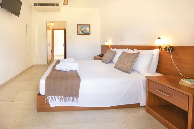 غرفة قياسية بسرير مزدوج أو سريرين منفصلين بإطلالة على الجبل، Sami Beach Hotel 4/10