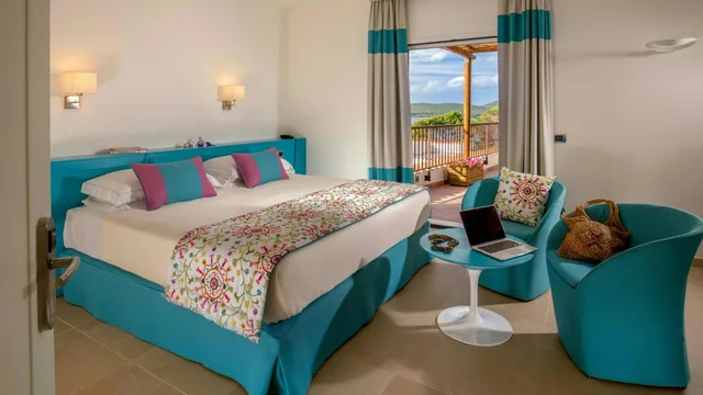 غرفة ديلوكس بسرير مزدوج بإطلالة على البحر، El Faro Hotel 7/10