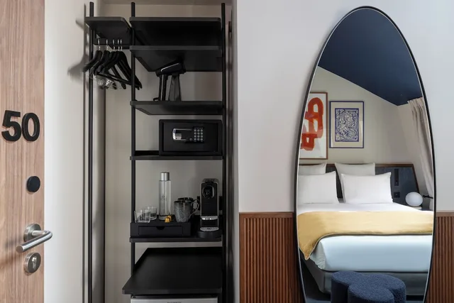 غرفة متصلة بسرير مزدوج بشرفة، Cristal Champs Elysees Hotel 4/7