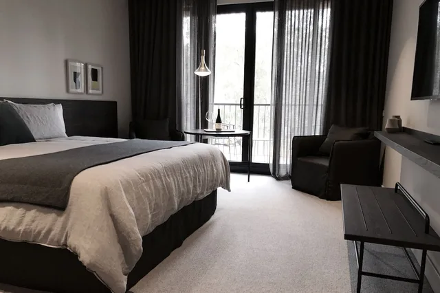 غرفة بسرير كينج بإطلالة على النهر، The Mitchelton Hotel Nagambie - MGgallery by Sofitel 2/6