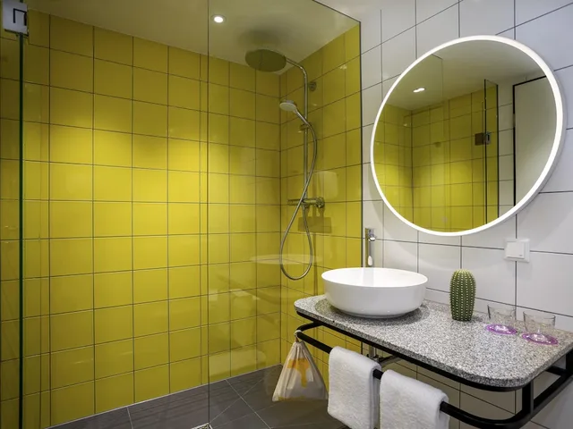 جناح بسرير مزدوج بشرفة مع أريكة، ibis Styles Darmstadt 8/8