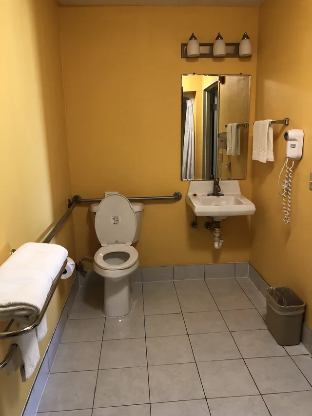 غرفة بسرير كينج لذوي الإعاقة، Days Inn By Wyndham Franklin Ex Days Inn Franklin Ky 3/3